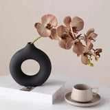 Doughnut-Shaped Ceramic Flower Vase – Modern Decorative Home Accent.